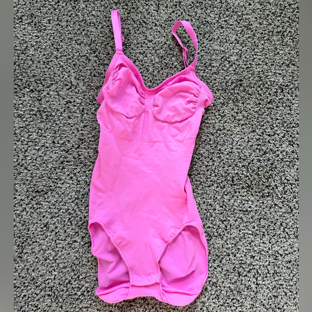 NEW SKIMS Limited Edition Pink Bodysuit - NEVER WORN